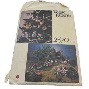 Vogue Patterns 2570 Animal Christmas Ornaments Felt Sewing Pattern Craft Kit